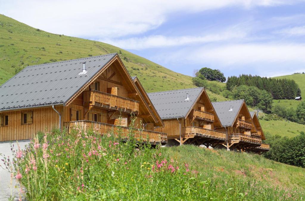 Madame Vacances Appartements Et Chalets La Fontaine Du Roi La Chal Exterior photo